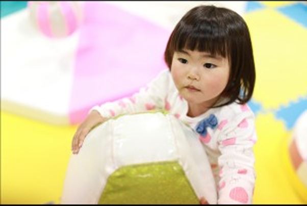 キッズスペース完備で、家族での来店も大歓迎